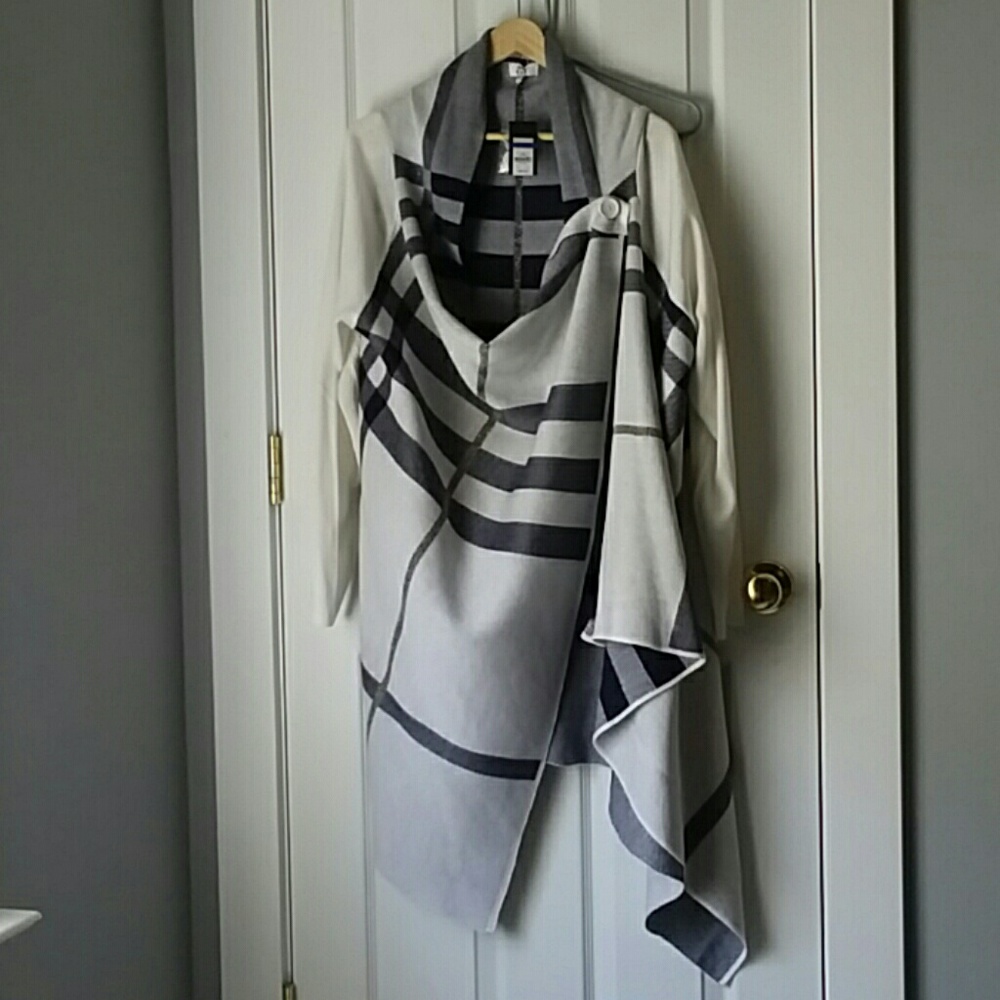 Knitted wrap